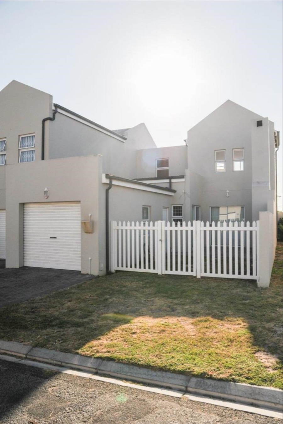 3 Bedroom Property for Sale in Villa Diamante Western Cape